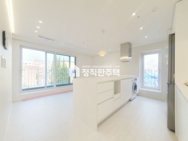 서울 용산구 이태원동 ★★녹사평역, 이태원역 더블역세권 공원뷰 복층 고급빌라★★ 분양 매물번호 13193 사진 2