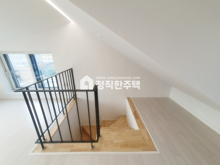 서울 용산구 이태원동 ★★녹사평역, 이태원역 더블역세권 공원뷰 복층 고급빌라★★ 분양 매물번호 13193 사진 13