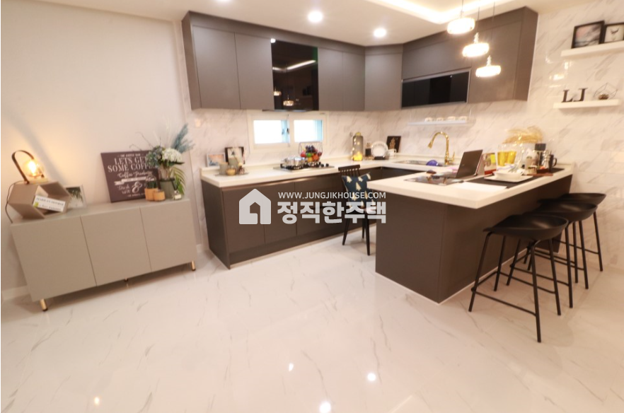 경기 파주시 상지석동 ○○상지석동 프리미엄 빌라○○여기보시면, 다른곳 눈에 안들어오실거예요~!! 정남향으로 하루종일 밝고 쾌적한 빌라입니다~!! 분양 매물번호 10788 사진 3