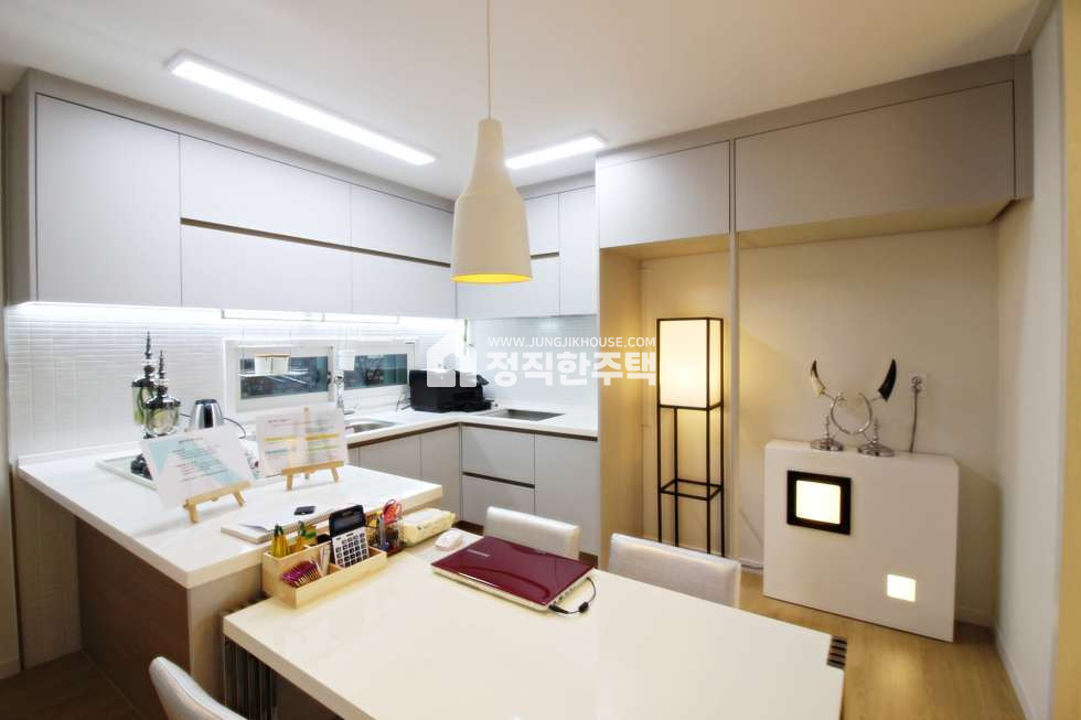 경기 고양덕양구 원흥동 ★☆원흥동 구조좋은 대형 4룸☆★ 『아이들이 뛰어놀수있는 넓은집~!!!』 분양 매물번호 10038 사진 4