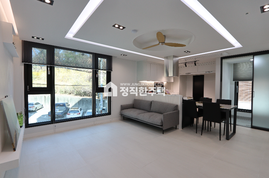 서울 송파구 오금동 ★★숲세권 오금동 추천빌라★★성내천, 올림픽공원, 롯데마트, 이마트, 가든파이브, 가락시장, 경찰병원, 송파경찰서 등 인프라 ⓖⓞⓞⓓ~!! 분양 매물번호 11046 사진 1