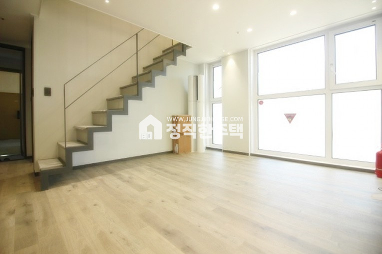 서울 중랑구 면목동 ○○중랑천 인근 3룸 복층 빌라 ○○ 분양 매물번호 13233 사진 1
