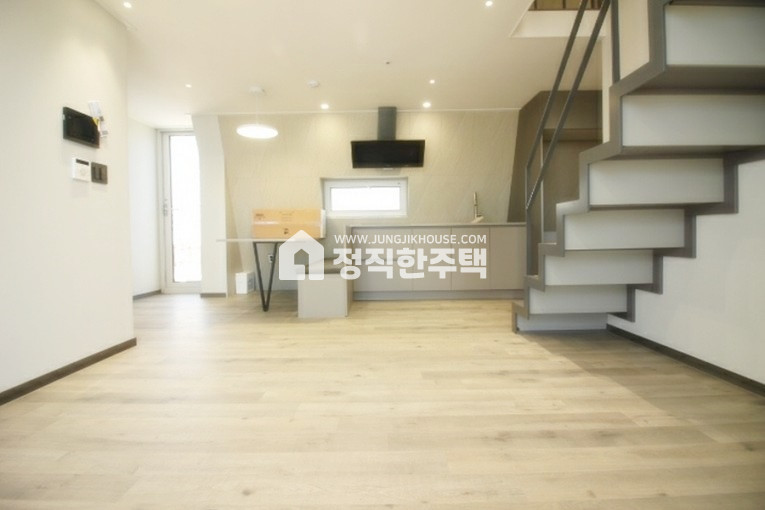 서울 중랑구 면목동 ○○중랑천 인근 3룸 복층 빌라 ○○ 분양 매물번호 13233 사진 2