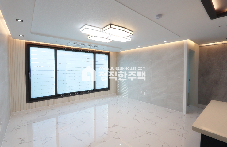 서울 마포구 대흥동 ★★대흥동 테라스 3룸★★경의선 숲길, 여의도 공원 이용 용이~!! 분양 매물번호 11532 사진 3